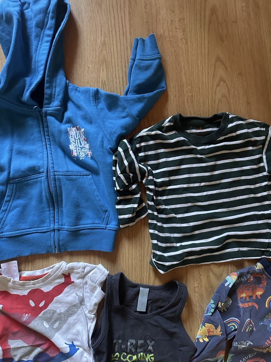 Kleiderpakete & -sets: Kleiderpaket Oberteile Gr 86/92 – Gebraucht aus Münsingen von Secondhand89 2