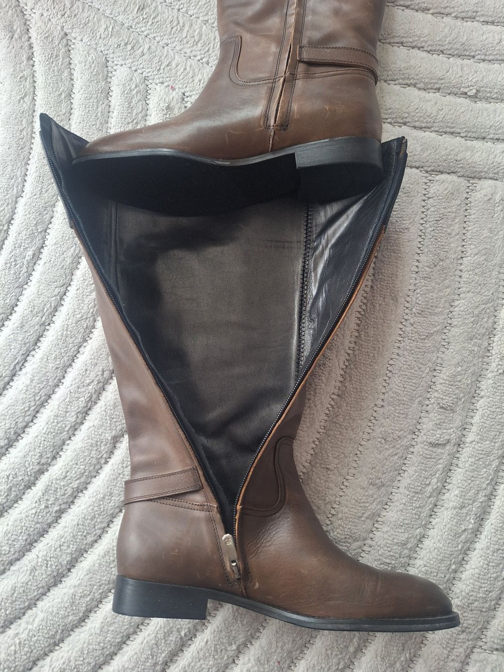 Navyboot Scarpe da donna: Dunkelbraune Lederstiefel von Navyboot, Grösse 41 – Nuovo (secondo la descrizione) da Oberaegeri venduto da pinyossus 2