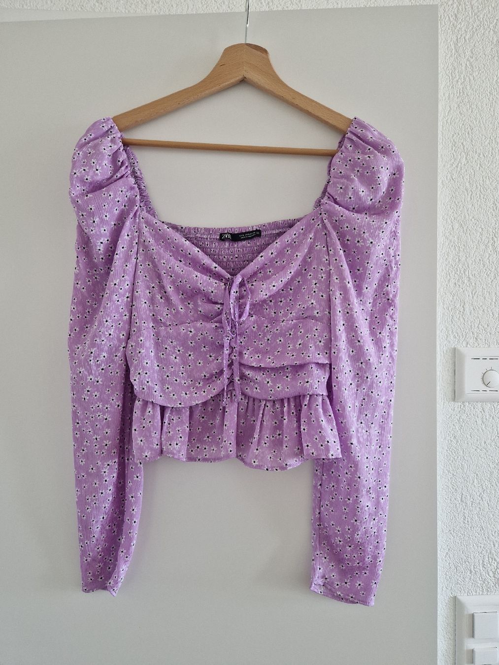 Zara Blusen: Zara Bluse, S, Lila Blumen – Neu (gemäss Beschreibung) aus Wil SG von an_ka