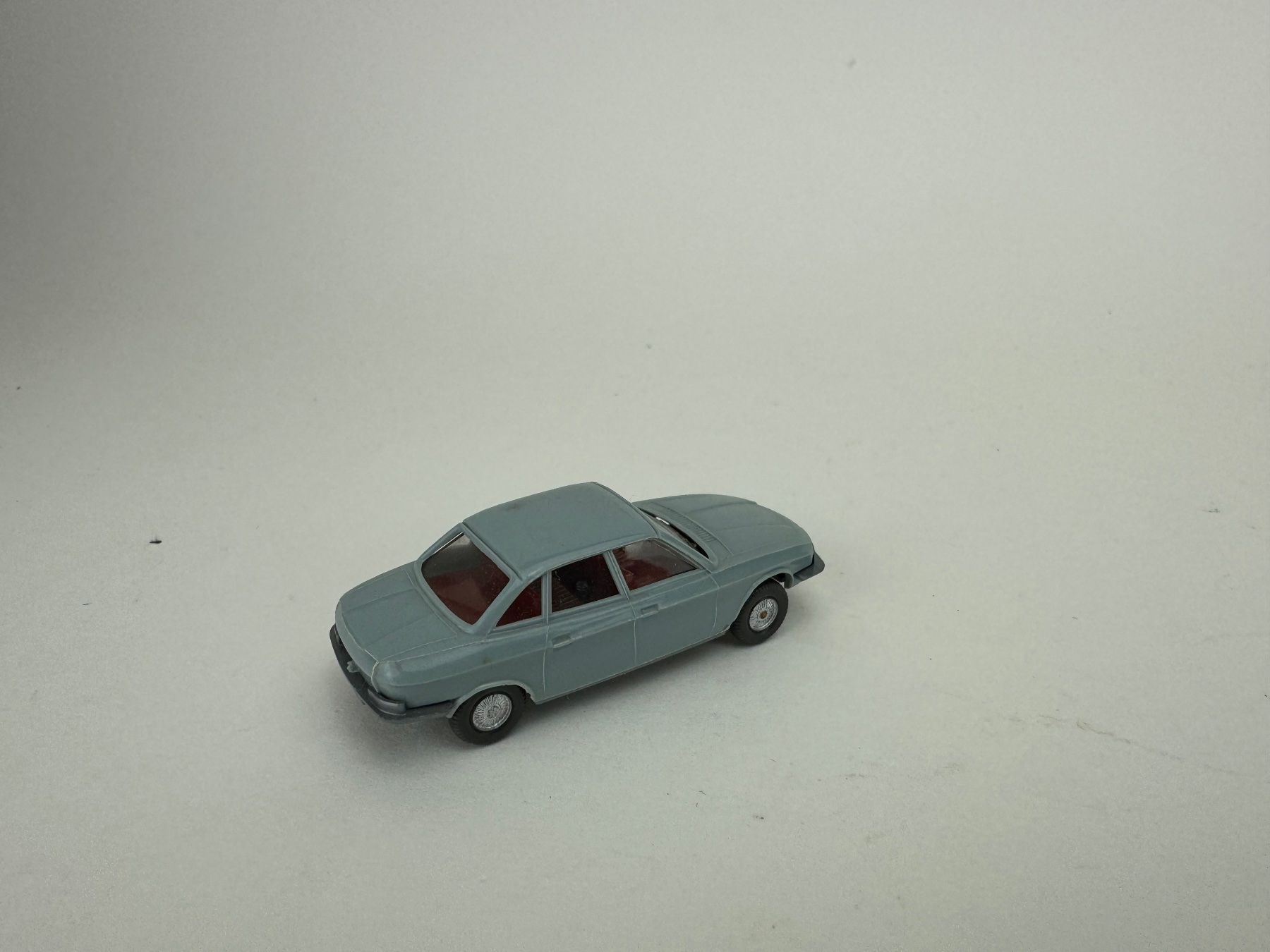Wiking Modellini d'auto: NSU Ro 80 h-graublau eingesetztes Lenkrad – Usato da Elm venduto da Wikmtz 1