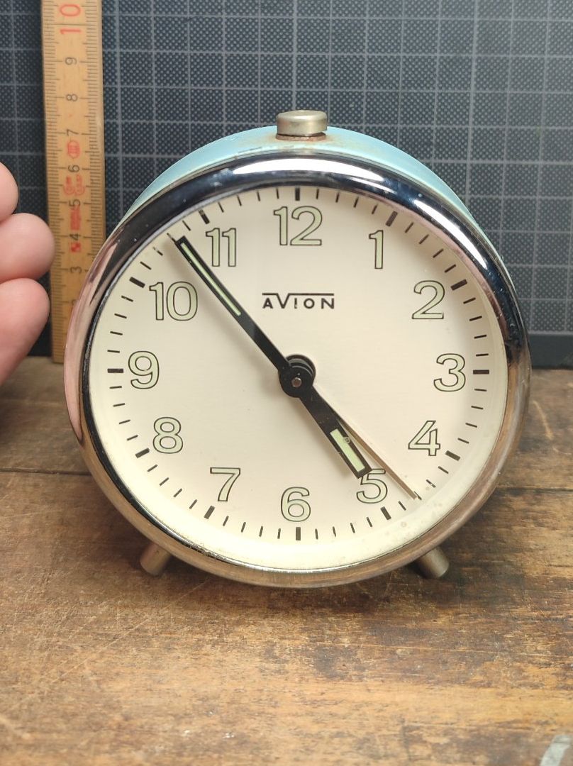 Sveglie: Wunderschöner alter Wecker Nr. 180 Avion – Usato da Gelterkinden venduto da MYSTOREFORYOU4460