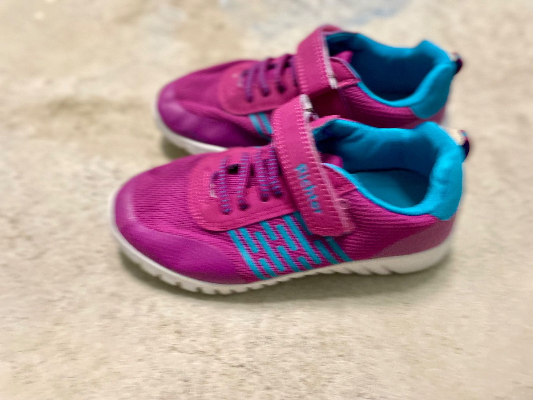 Scarpe per ragazze: Richter Hallenschuh/ Turnschuhe, Gr. 33 – Usato da Weingarten-Kalth venduto da ana_tim