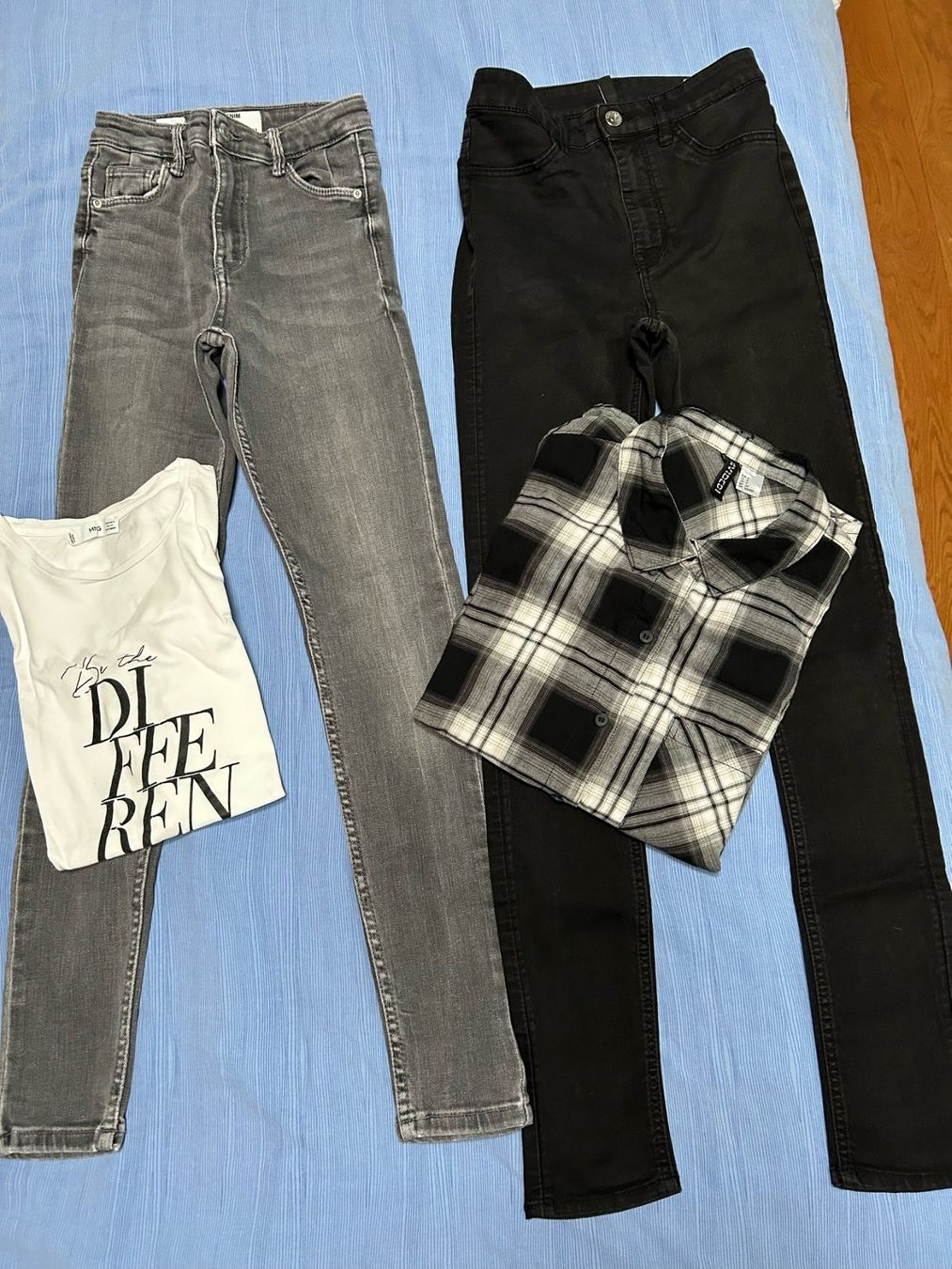 Kleiderpakete: Lot 34 S Bershka H&M Mango – Gebraucht aus Athenaz (Avusy) von Kurtzuegg