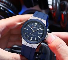 Blaue Sportuhr mit Quarzwerk und Silikonarmband - Montre