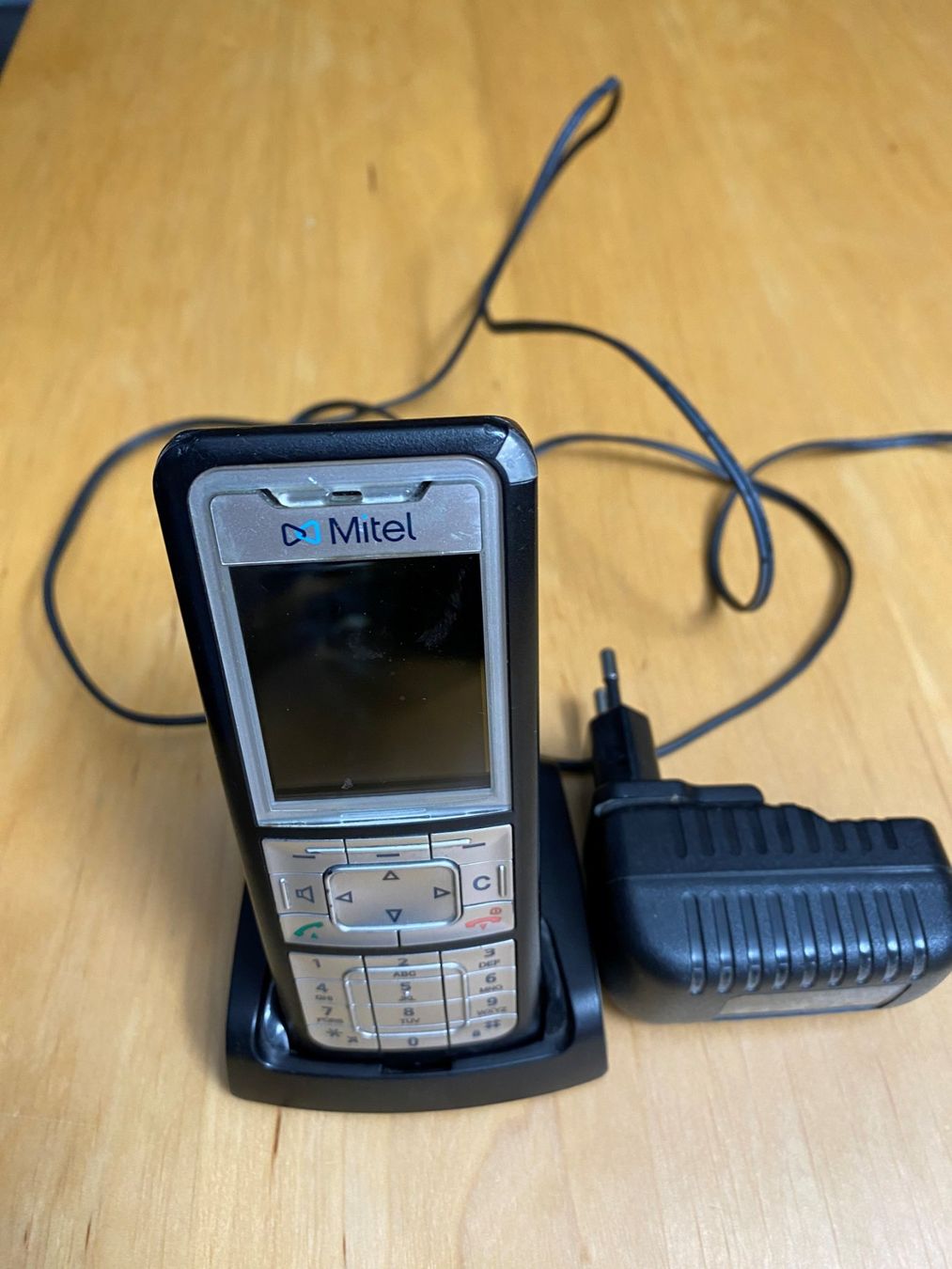 Aastra Telefoni: Mitel MiVoice 400 Telefonanlage mit Endgeräten und Dect-Send – Usato da Uetendorf venduto da ContecAG 1