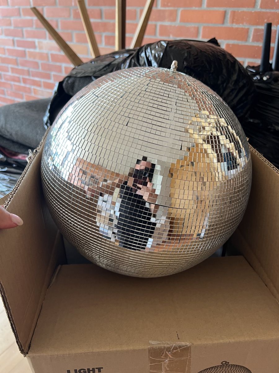 Alle Dekorationen: Discokugel Spiegelkugel 30 cm Durchmesser – Gebraucht aus Biel/Bienne von mona222