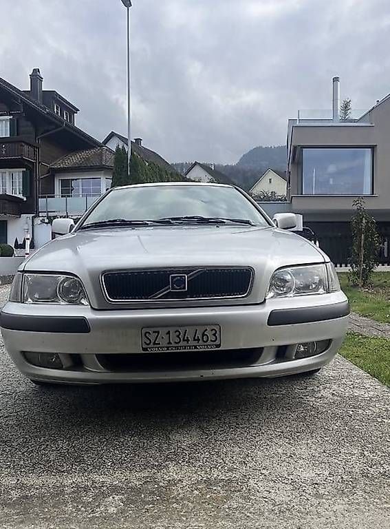 Autos: Volvo s40 – D'occasion à Pfäffikon SZ par rou_t5l7 1