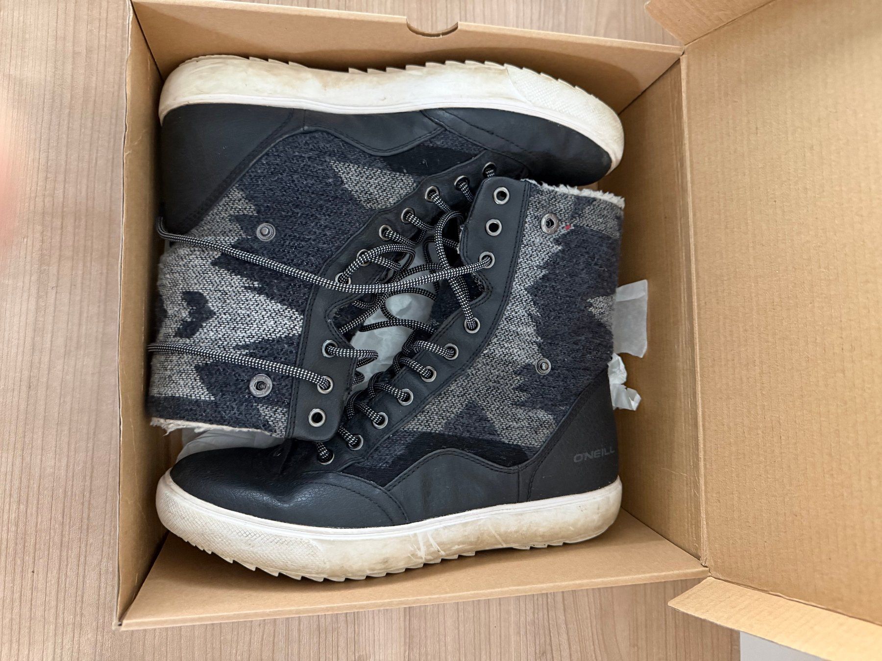 Chaussures femmes: Winterschuhe von O'Neill Gr 40 – D'occasion à Zollikofen par Maria_verena