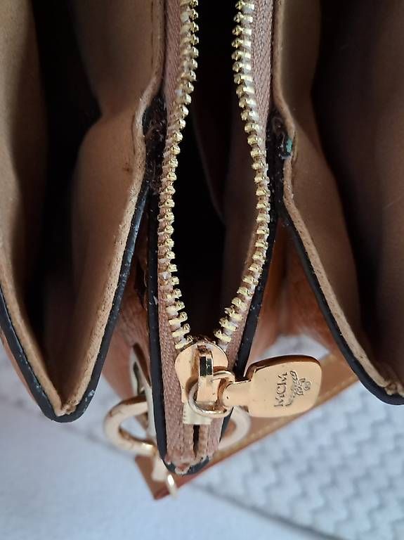 Taschen für Damen: Neue MCM-Tasche (Replika)  – Neu und originalverpackt aus Basel von len_t965 3