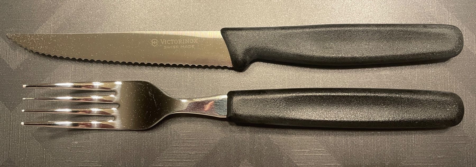 Set di posate: Victorinox Steakset – Nuovo e nell'imballaggio originale da Allschwil venduto da Tasting 4