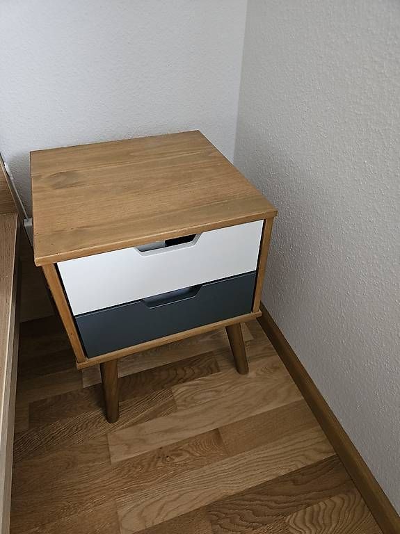 Comodini: Nachttisch  – Usato da Binningen venduto da Gaeger