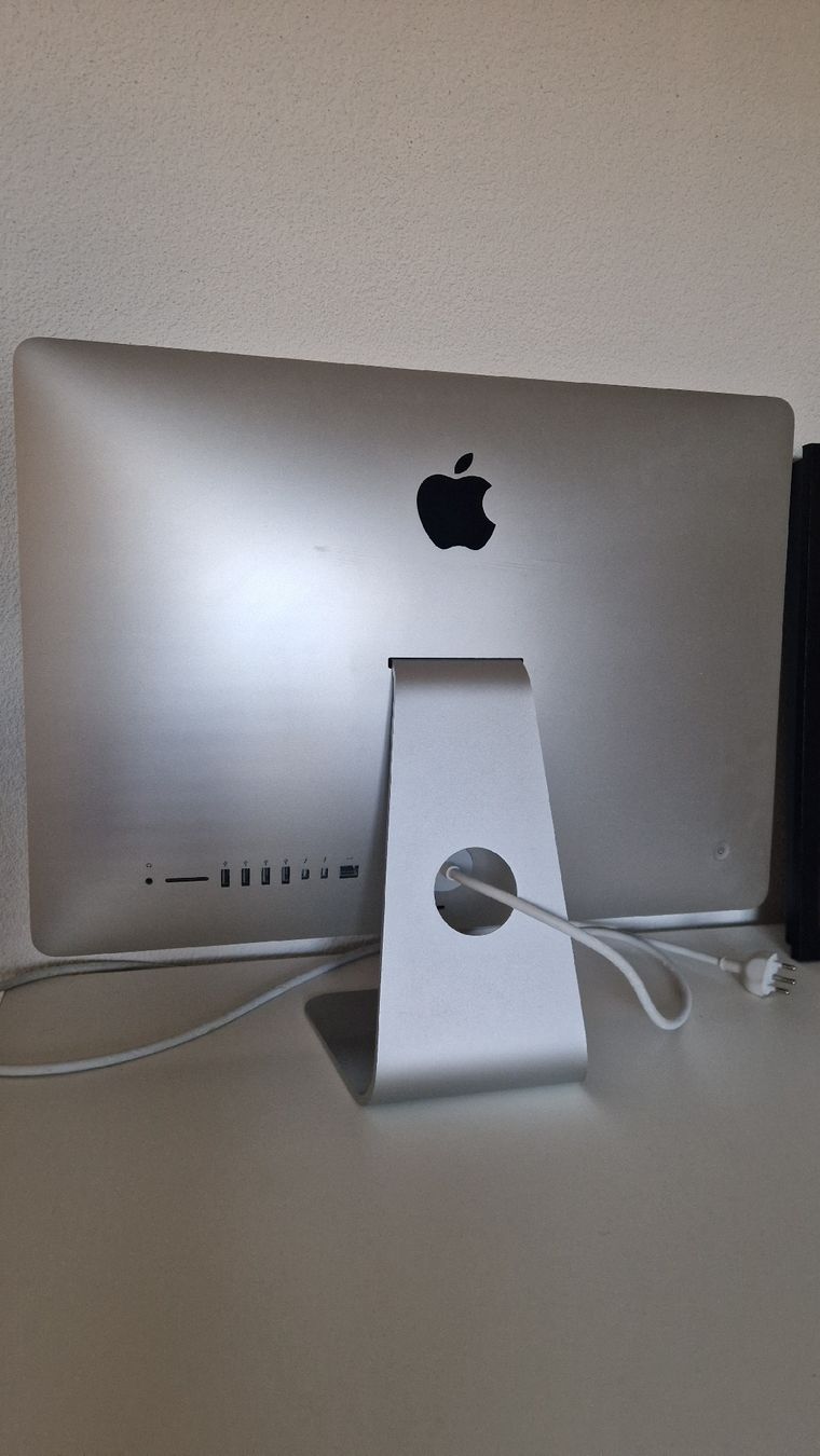 Apple PCs: iMac 21.5 inch / 2014 – Gebraucht aus Diepoldsau von Celine059 1