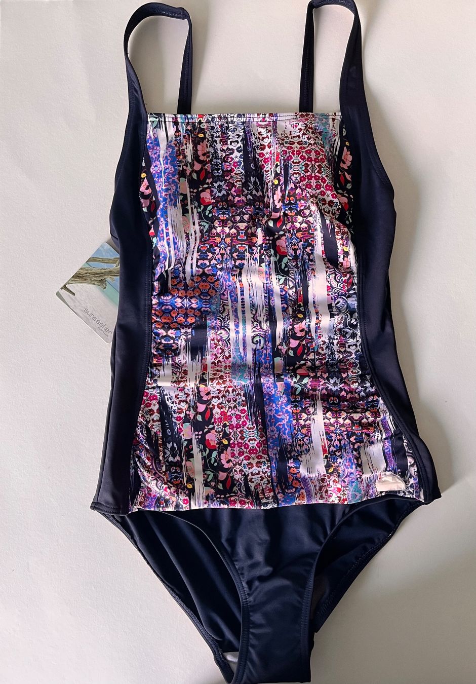 Sunseeker Badekleider & Bikinis: SUNSEEKER, Badekleid, Grösse 36B, Farbe Dunkelblau/gemustert – Neu und originalverpackt aus Rudolfstetten von gst_g7xl