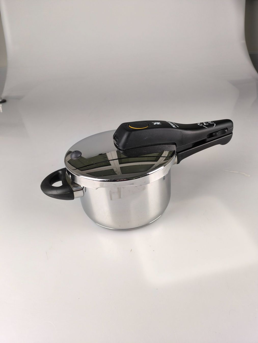 WMF Pentole: Schnellkochtopf WMF Perfect – Usato da Rüti ZH venduto da Restwert_Rueti_ZH