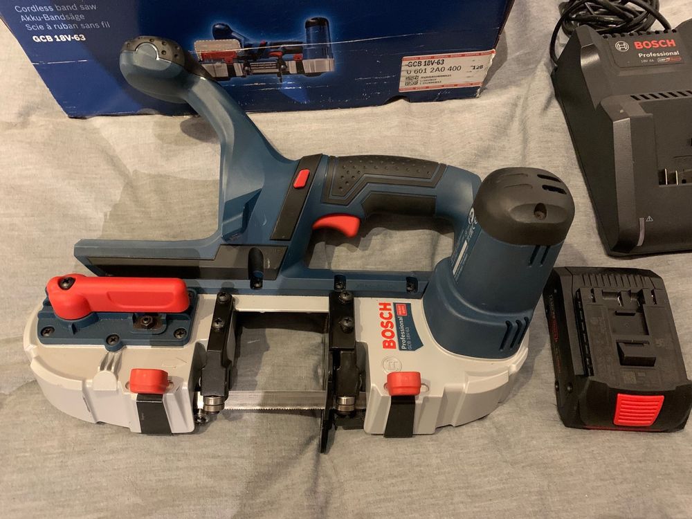 Sega A Nastro Senza Fili Bosch Professional GCB 18V-63 - Compatta E Potente, Con 2 Lame, Per Lavori Di Precisione