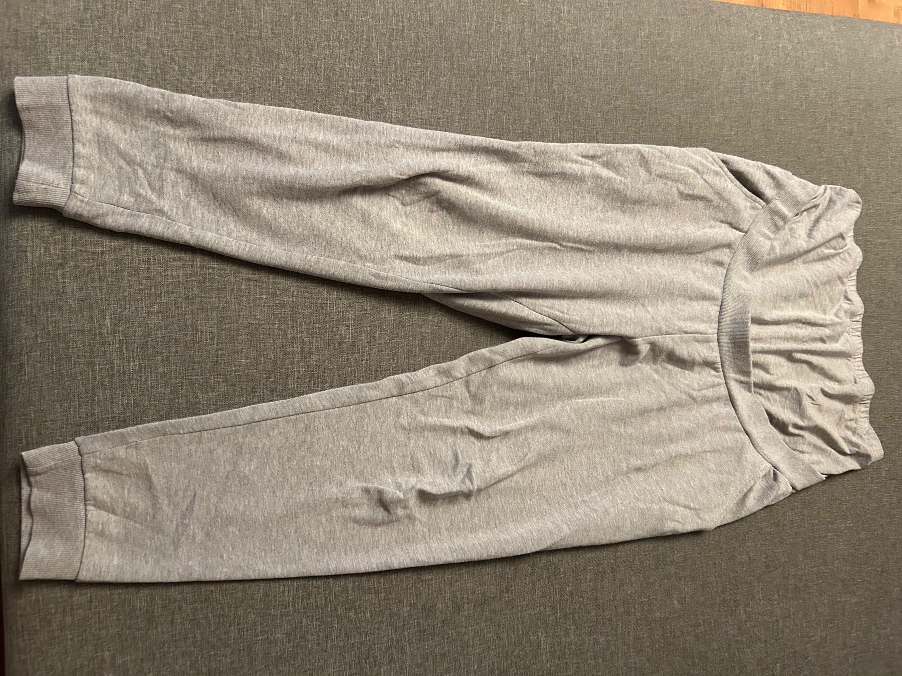 Anna Field Pantaloni: Umstandstrainerhose grau - Grösse L – Usato da Steffisburg venduto da Kudiru