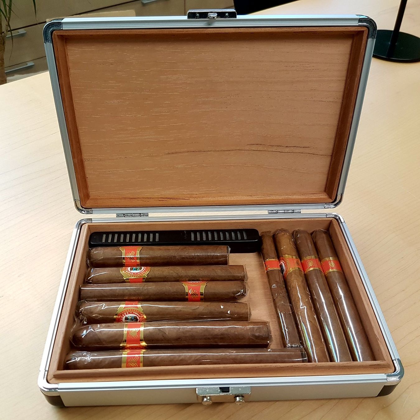 Humidor per sigari: Reise Humidor – Nuovo e nell'imballaggio originale da Wetzikon ZH venduto da Alpari 3