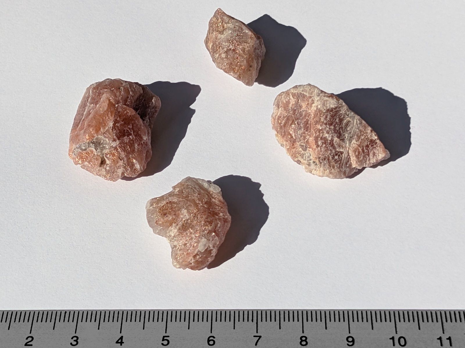 Minerali & Pietre curative: Sonnenstein roh 22 bis 30mm 4Stk.  29 Gramm – Nuovo e nell'imballaggio originale da Meilen venduto da StoneGarden