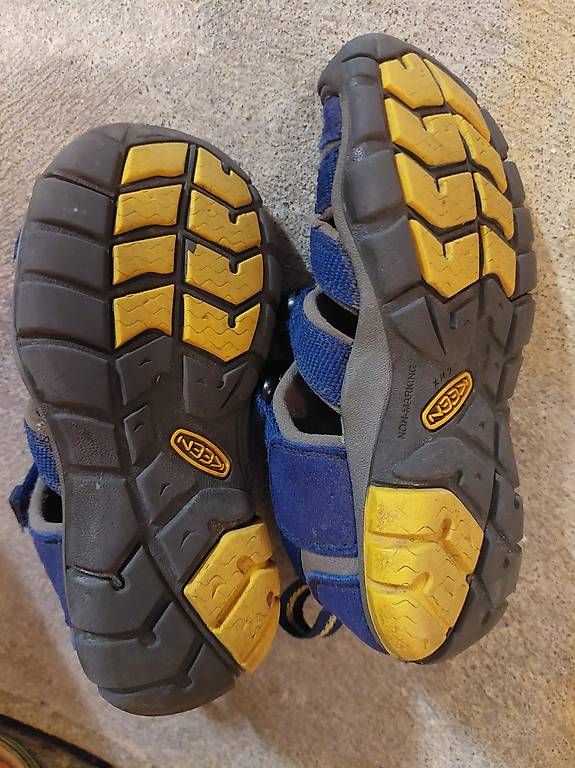 Scarpe per ragazzi: Keen Sandalen Grösse 27/28 – Usato da Zofingen venduto da Lottischilet 1
