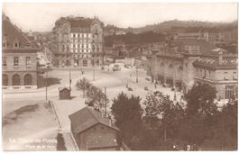 LA CHAUX-DE-FONDS: place de la gare et poste animée ~1925