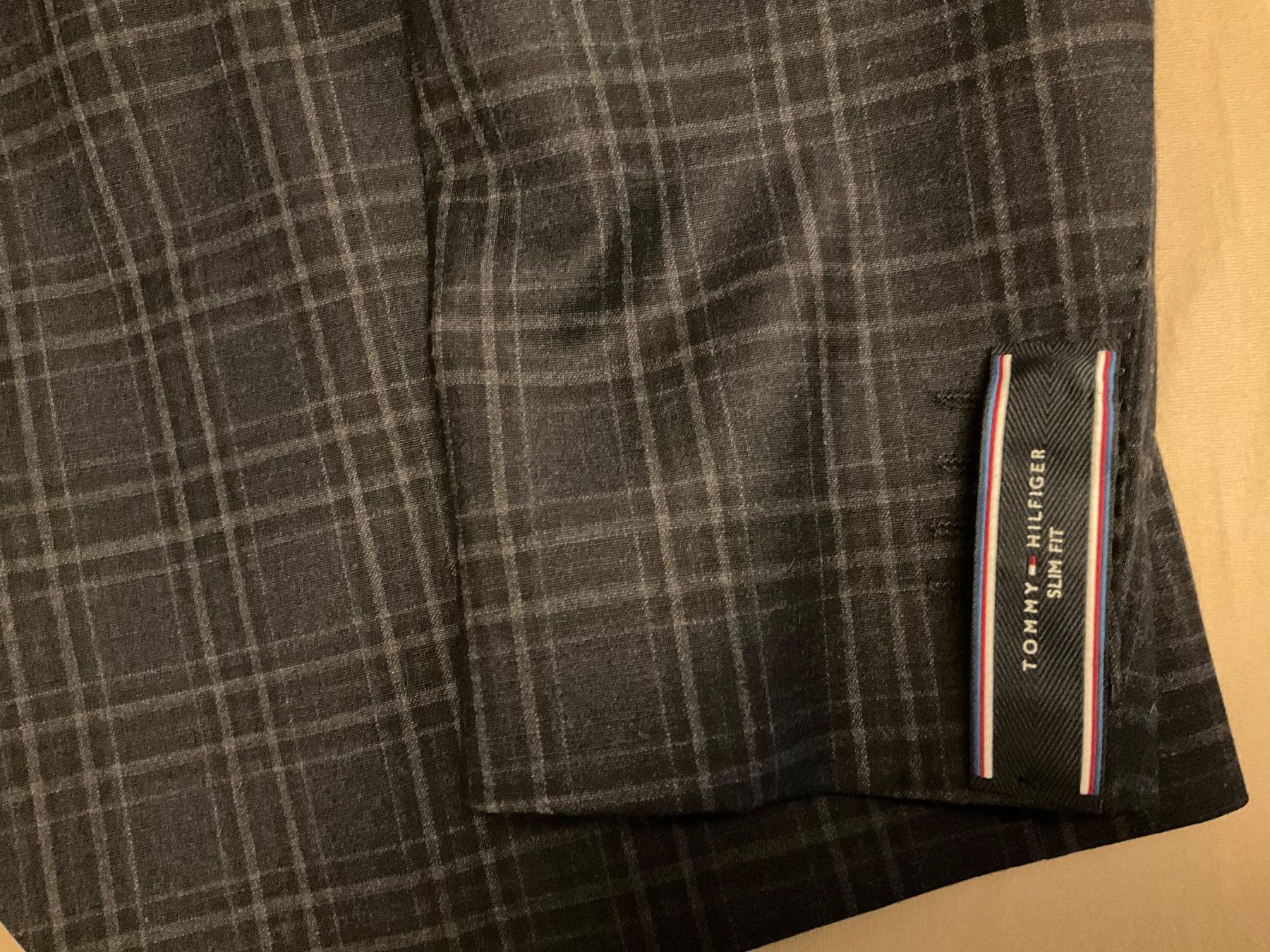 Completi: Tommy Hilfiger Herrenanzug – Nuovo (secondo la descrizione) da Bergdietikon venduto da Joyosa 1