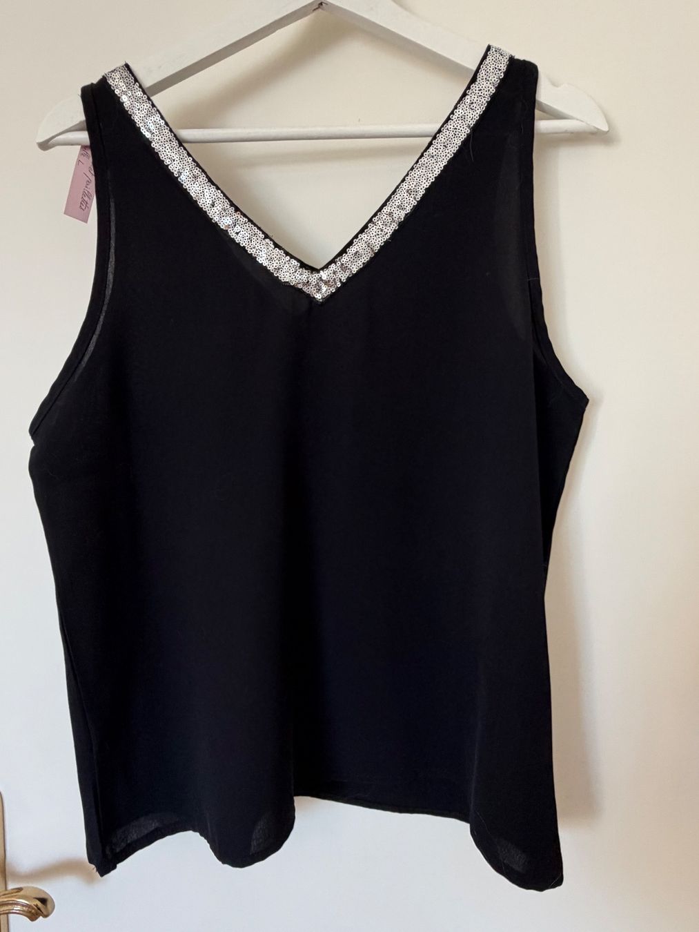 Top: Haut noir avec paillettes taille M – Nuovo (secondo la descrizione) da Dombresson venduto da feline_ne 2