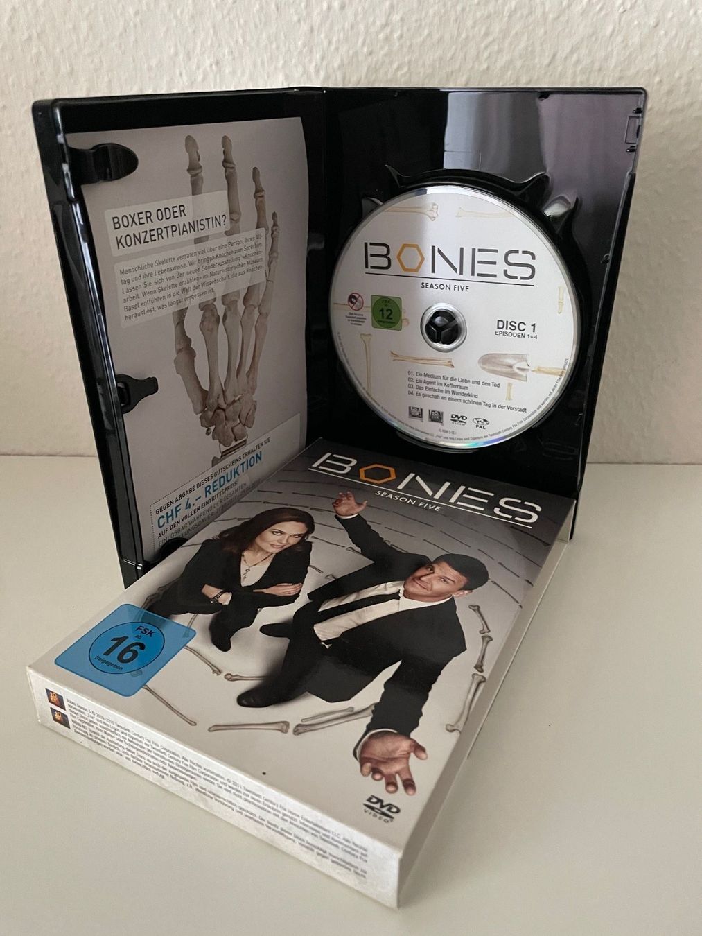 Tutti i DVDs: Bones - Season 5 – Nuovo (secondo la descrizione) da Riehen venduto da M.S.DVD 3