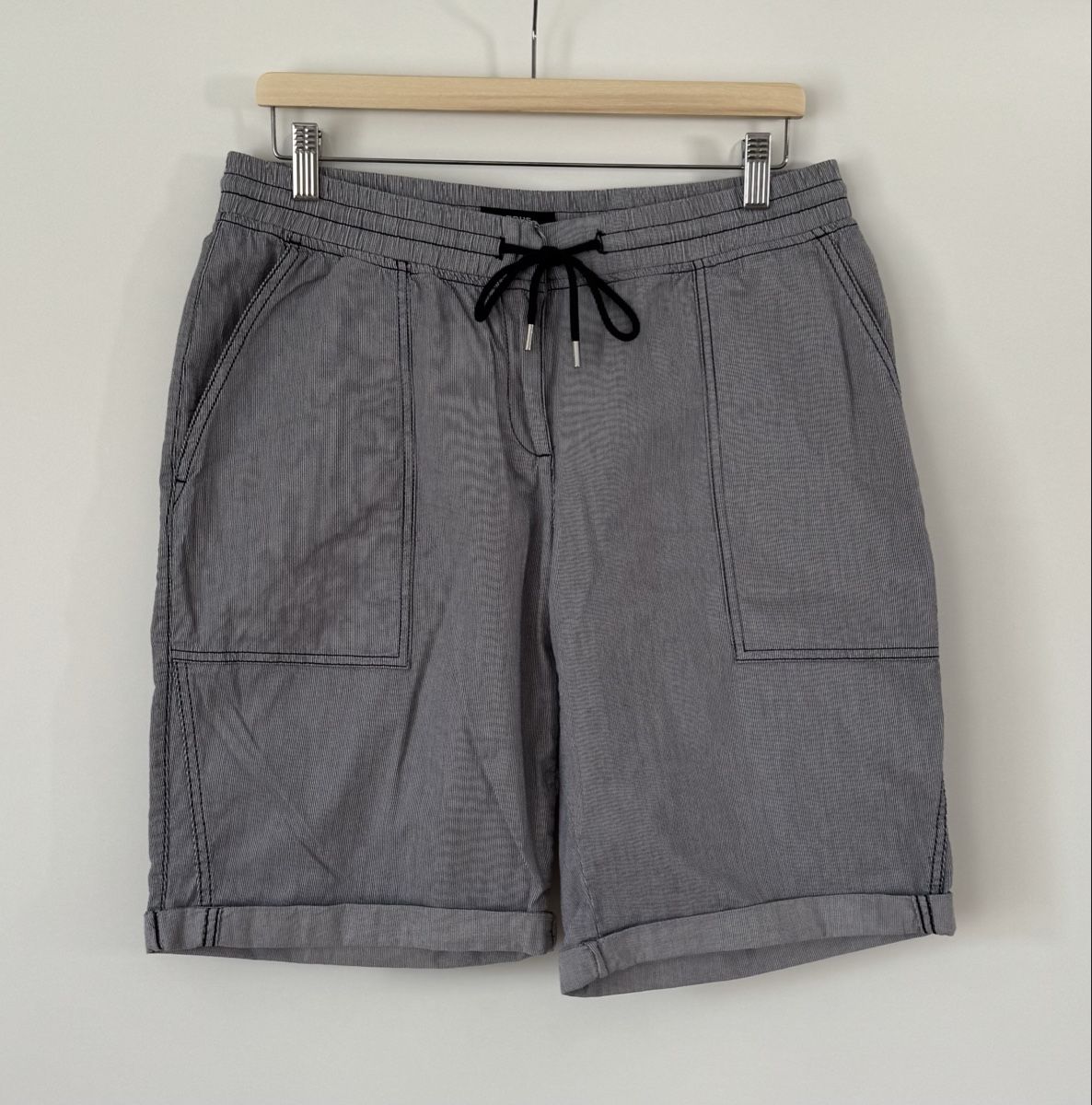 Opus Pantaloni: OPUS Shorts Gr. L (40) – Nuovo (secondo la descrizione) da Flumenthal venduto da Krajan