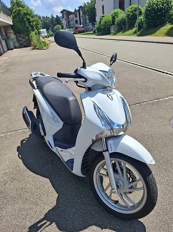 Strada: Schöne Honda sh 125 abs ab MFK – Usato da Abtwil SG venduto da MOTOMAX 1
