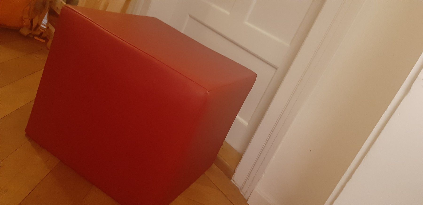 Tabourets: LEDER Hocker rot NEU – Neuf (Voir description) à Zürich par Venecia25 2
