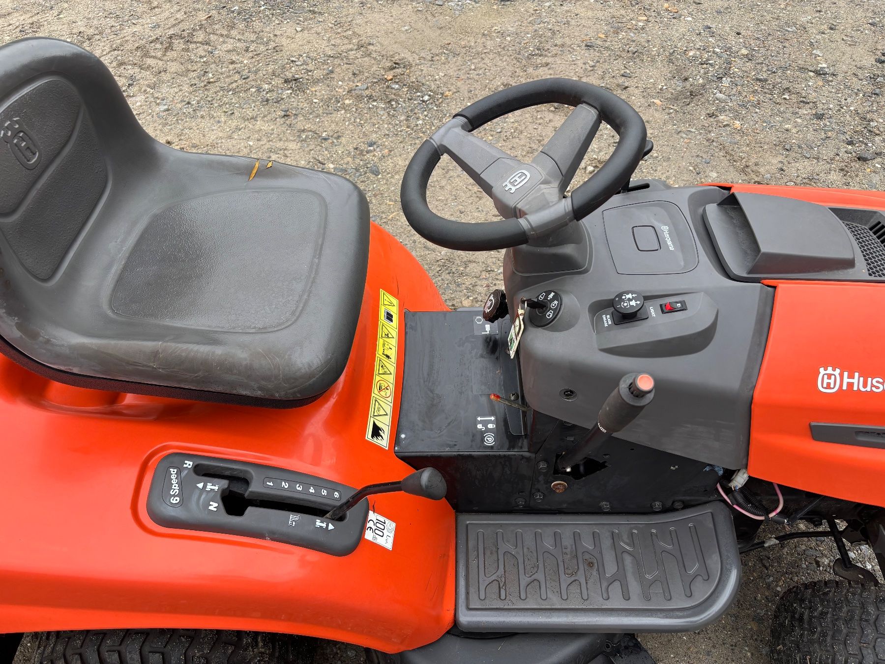 Husqvarna Tagliaerba: Husqvarna Rasentraktor CT 151 – Usato da Grono venduto da Alpina6537 5