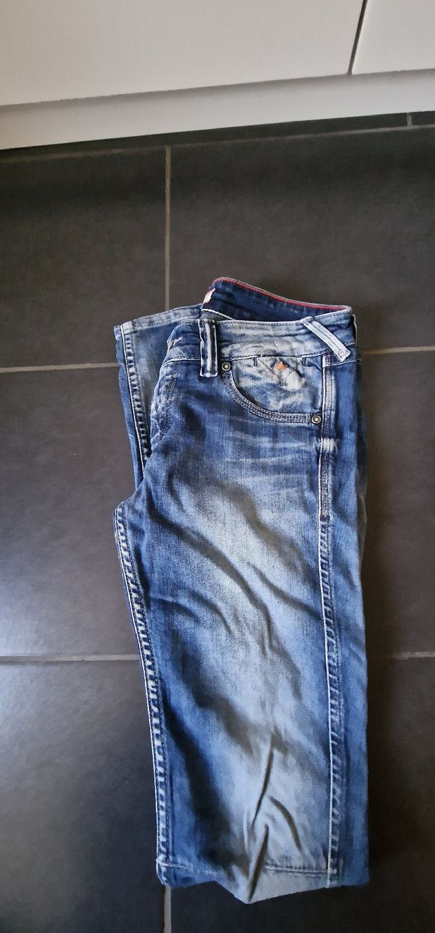 Tommy Hilfiger Jeans: Tommy Hilfiger Jeans – Nuovo (secondo la descrizione) da Oftringen venduto da bin_2wk8
