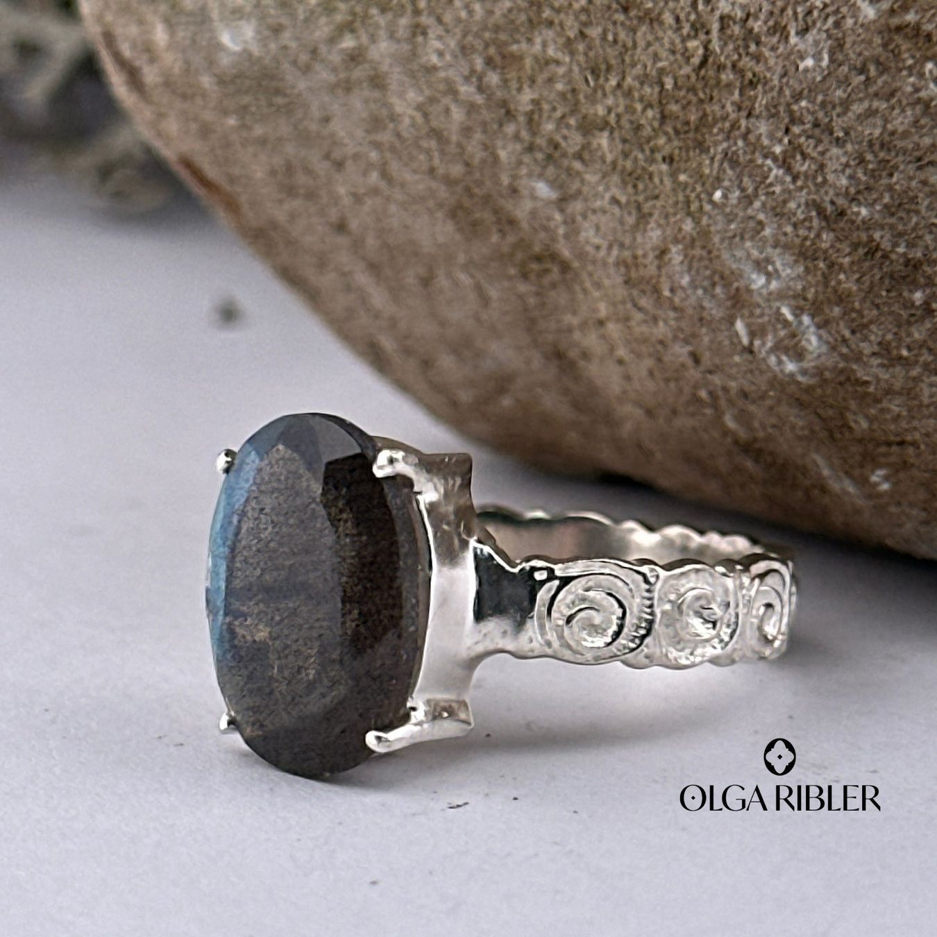 Olga Ribler Anelli: Unikate Silber Ring 925 mit Labradorite Grösse 58 – Nuovo (secondo la descrizione) da Luzern venduto da Schmuckoutlet 2