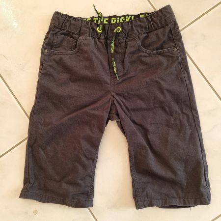 Coole schwarze Shorts Gr. 152 / ungetragen