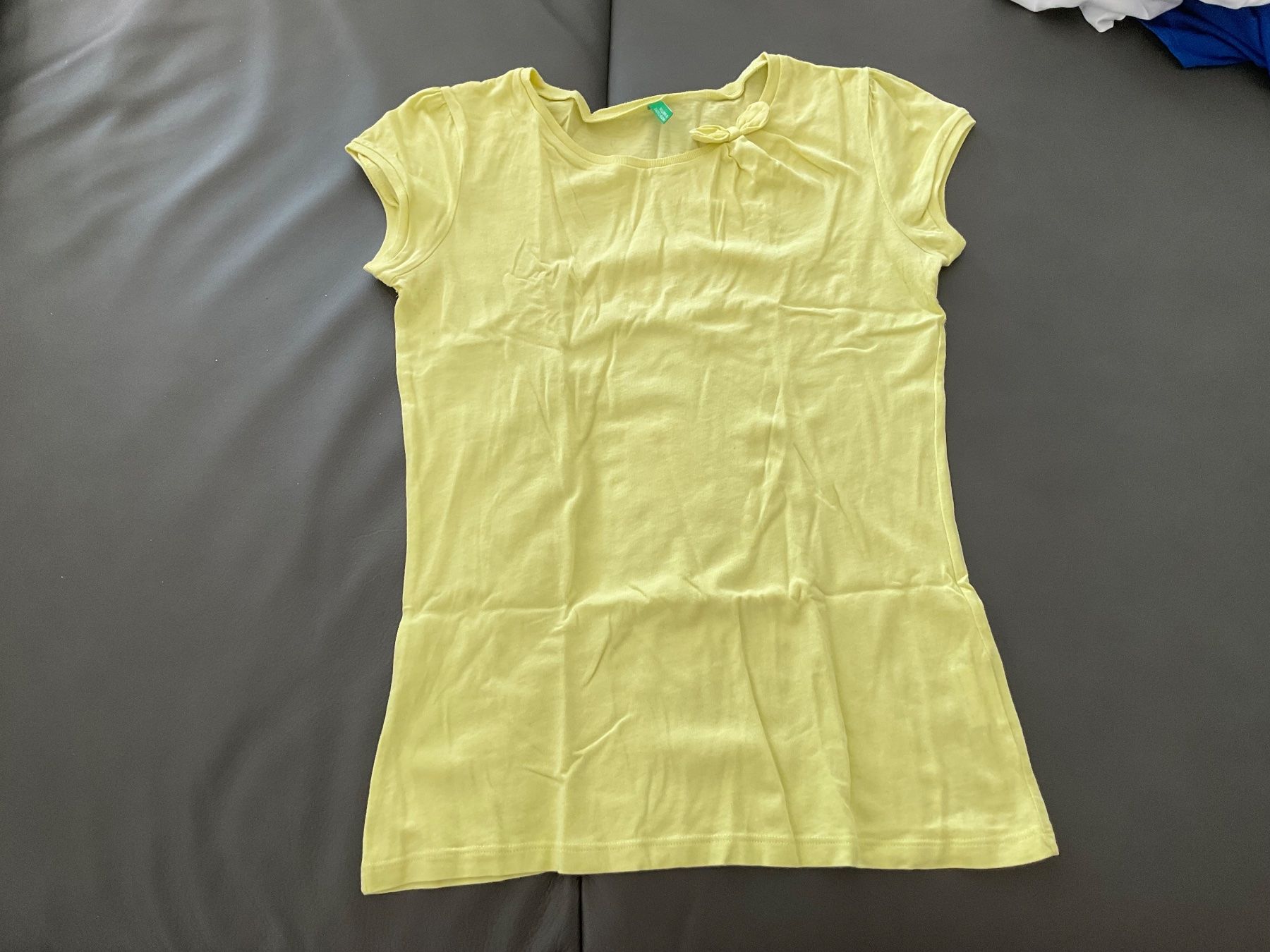 Benetton Blusen, T-Shirts & Tops: T-Shirt gelb Benetton – Gebraucht aus Horw von Benny017
