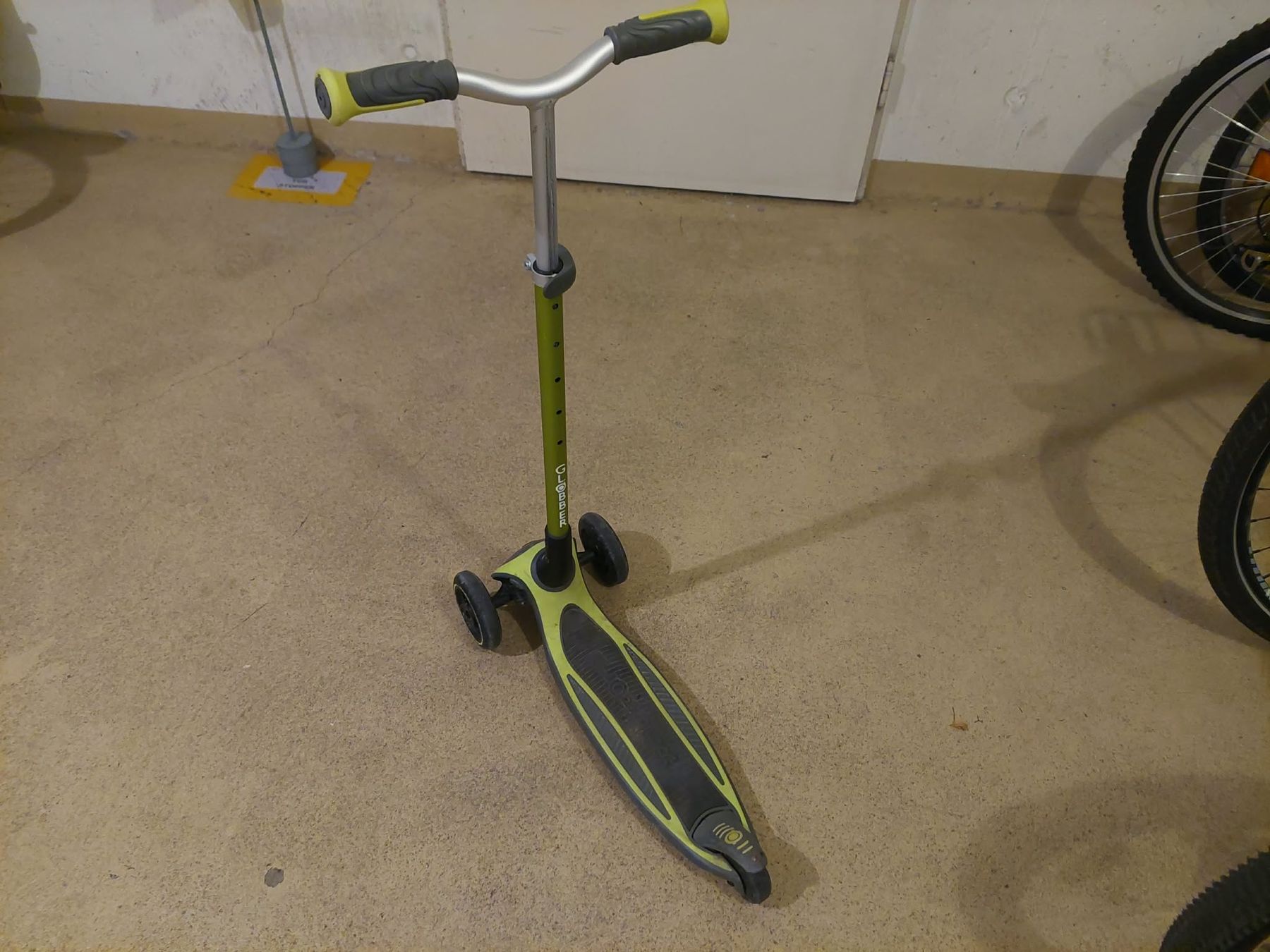Veicoli per bambini: Kinderroller/scooter – Usato da Steffisburg venduto da kir_gl9d 3
