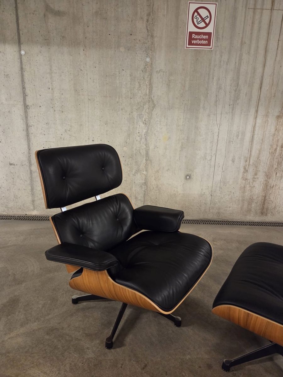 Fauteuils: Eames Lounge Chair mit Ottomane  – D'occasion à Urdorf par Msakul