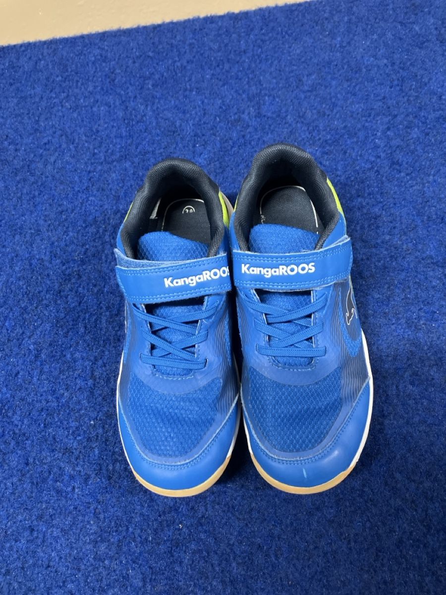 Scarpe per ragazzi: Hallenturnschuh gr. 38 – Usato da Frauenfeld venduto da Cat-