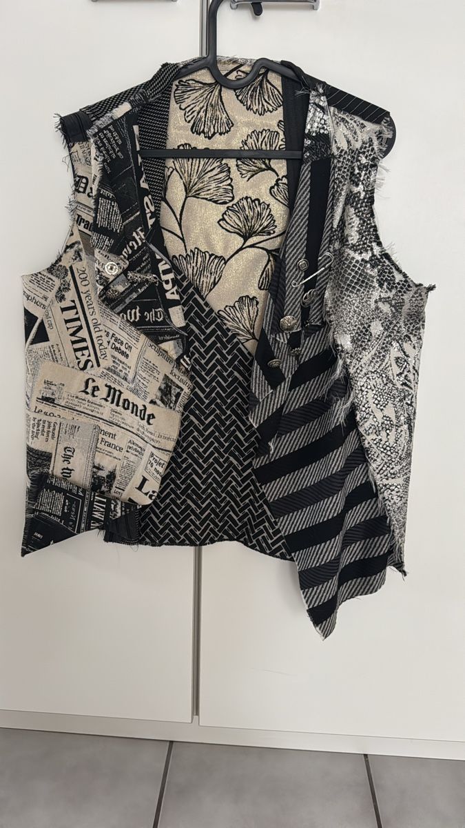 Gilet & Giacche senza maniche: Gilet patchwork fatto a mano – Nuovo (secondo la descrizione) da S. Pietro venduto da Fenice76