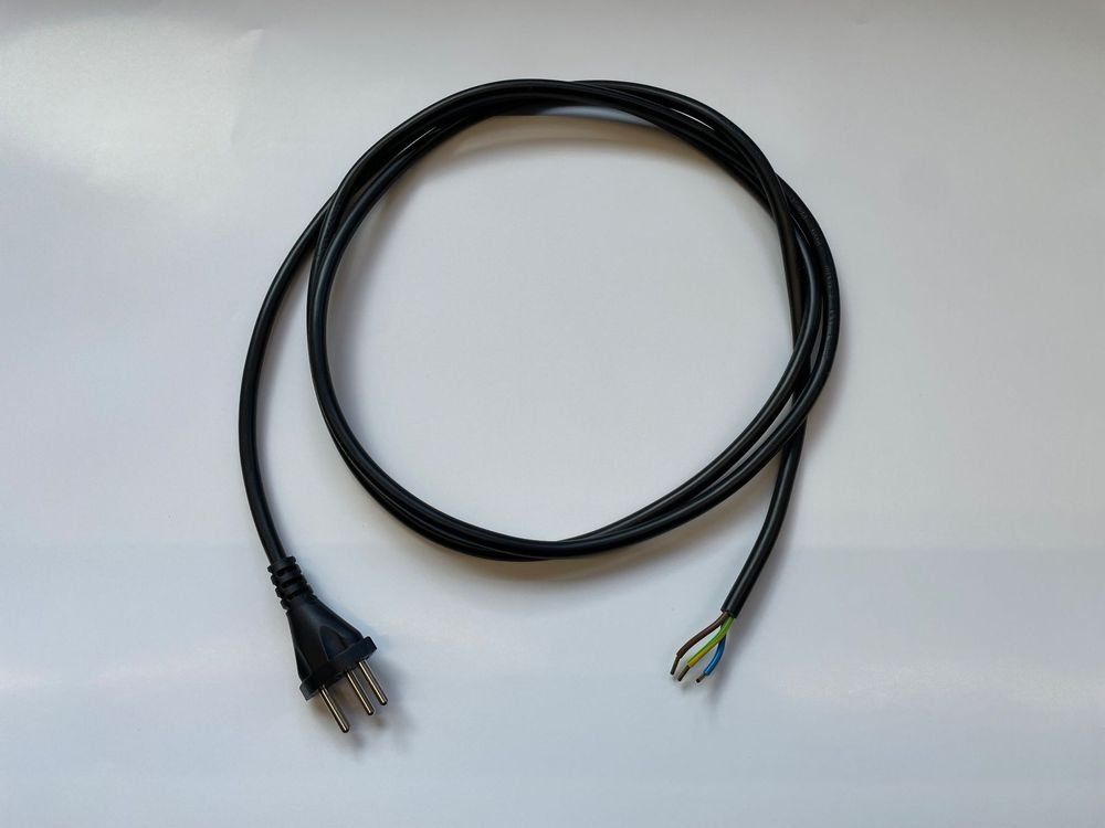 Kabel: 50 x Netzkabel schwarz 3-polig 250cm – Neu und originalverpackt aus Neunkirch von liquidationen_8152