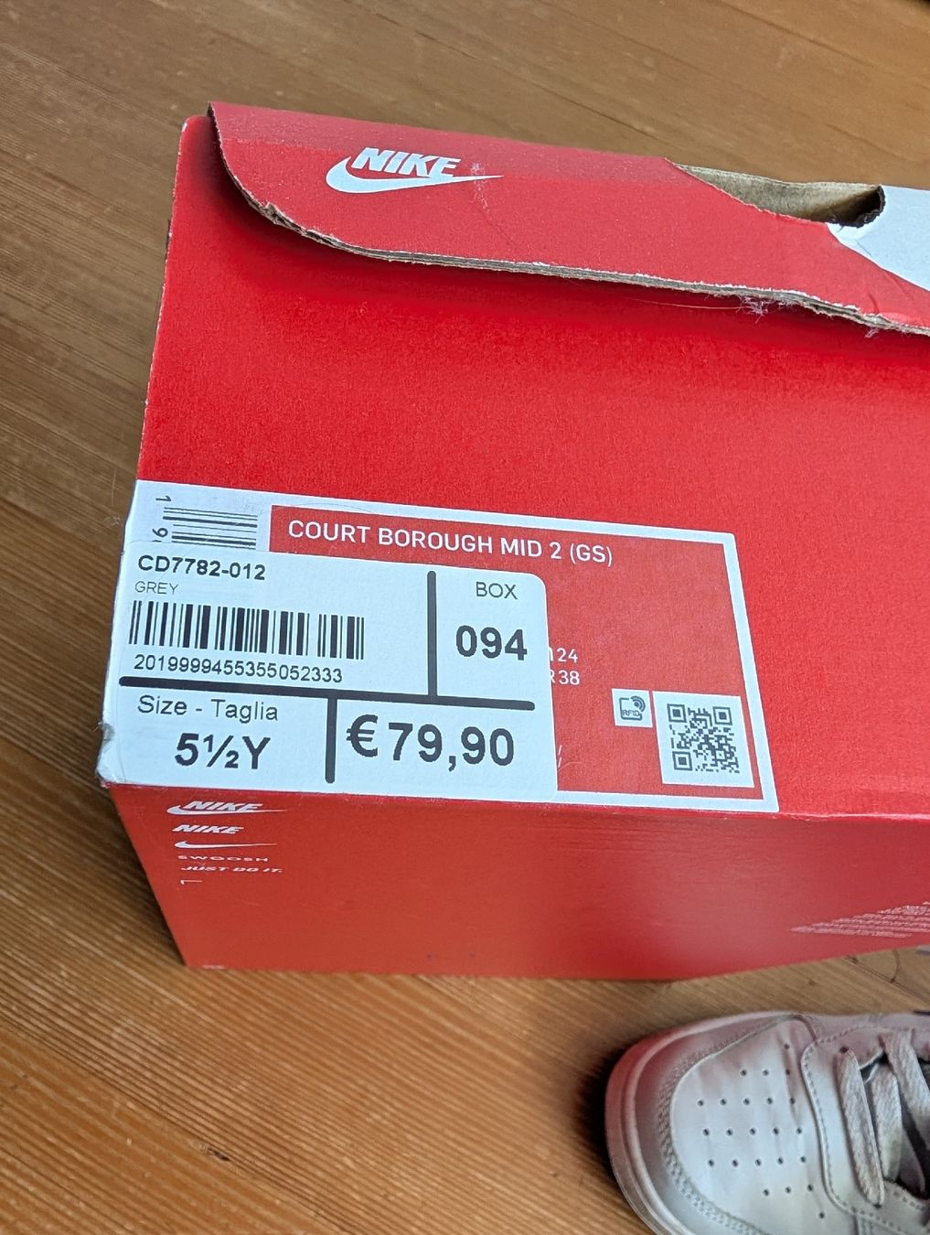 Nike Scarpe per ragazzi: Nike Schuhe Kinder – Usato da Kölliken venduto da Rkarrer 4