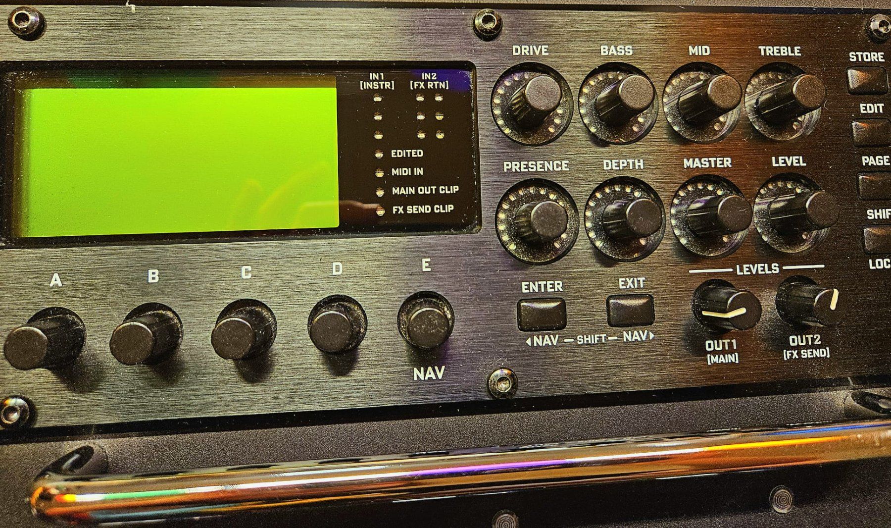 Fractal Audio Musikinstrumente: FRACTAL AX-8 Guitar Amp Modeler / Multi-FX Processor – Gebraucht aus Basel von Aiguu 2