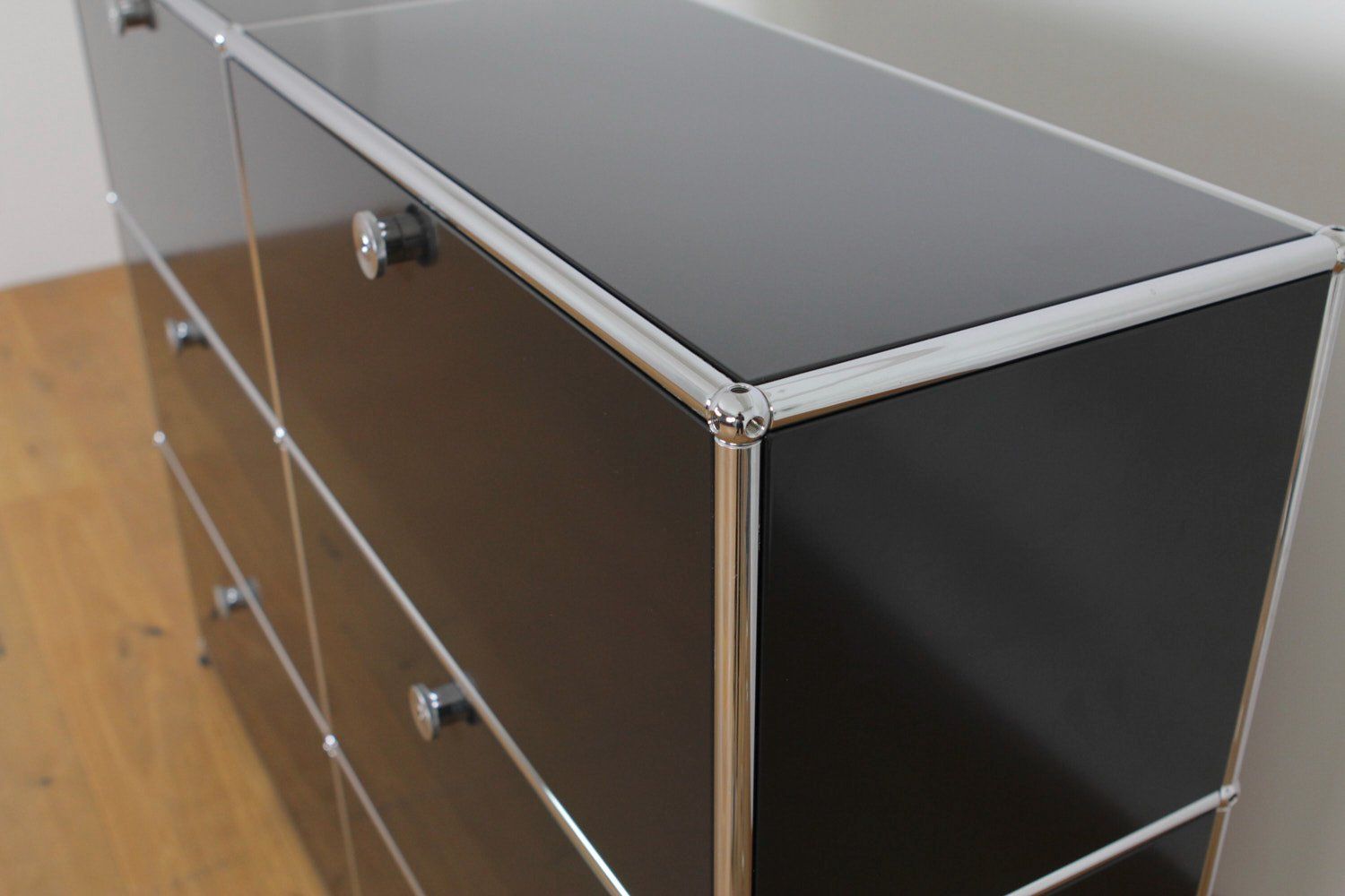 USM Scaffali: USM Haller Highboard Graphitschwarz – Nuovo (secondo la descrizione) da Affoltern am Albis venduto da StudioStandard 4