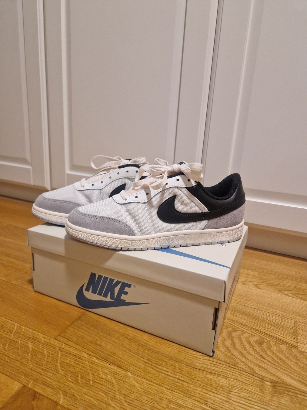 Scarpe da uomo: NIKE AIR JORDAN SKYLINE LOW – Nuovo e nell'imballaggio originale da Rheinfelden venduto da Fairness020