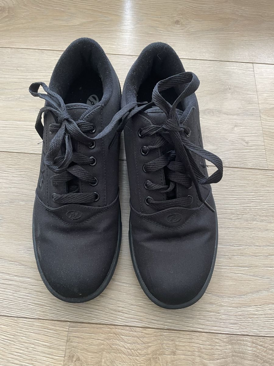 Heelys Scarpe da uomo: Heelys schwarz Grösse 38 – Usato da Domat/Ems venduto da Hoschi13