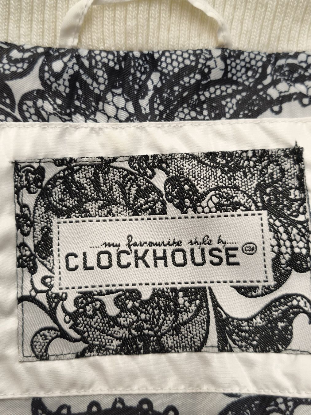 C&A Gilet & Giacche senza maniche: Clockhouse Weste weiss mit Muster Innenfutter Grösse M – Nuovo (secondo la descrizione) da Emmetten venduto da SecondhandSiska 3