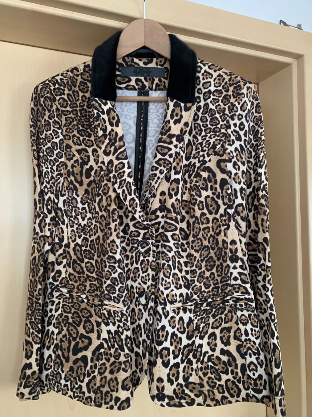 Airfield Giacche: Leoparden-Blazer Gr. 42 – Nuovo (secondo la descrizione) da Azmoos venduto da Verwir64