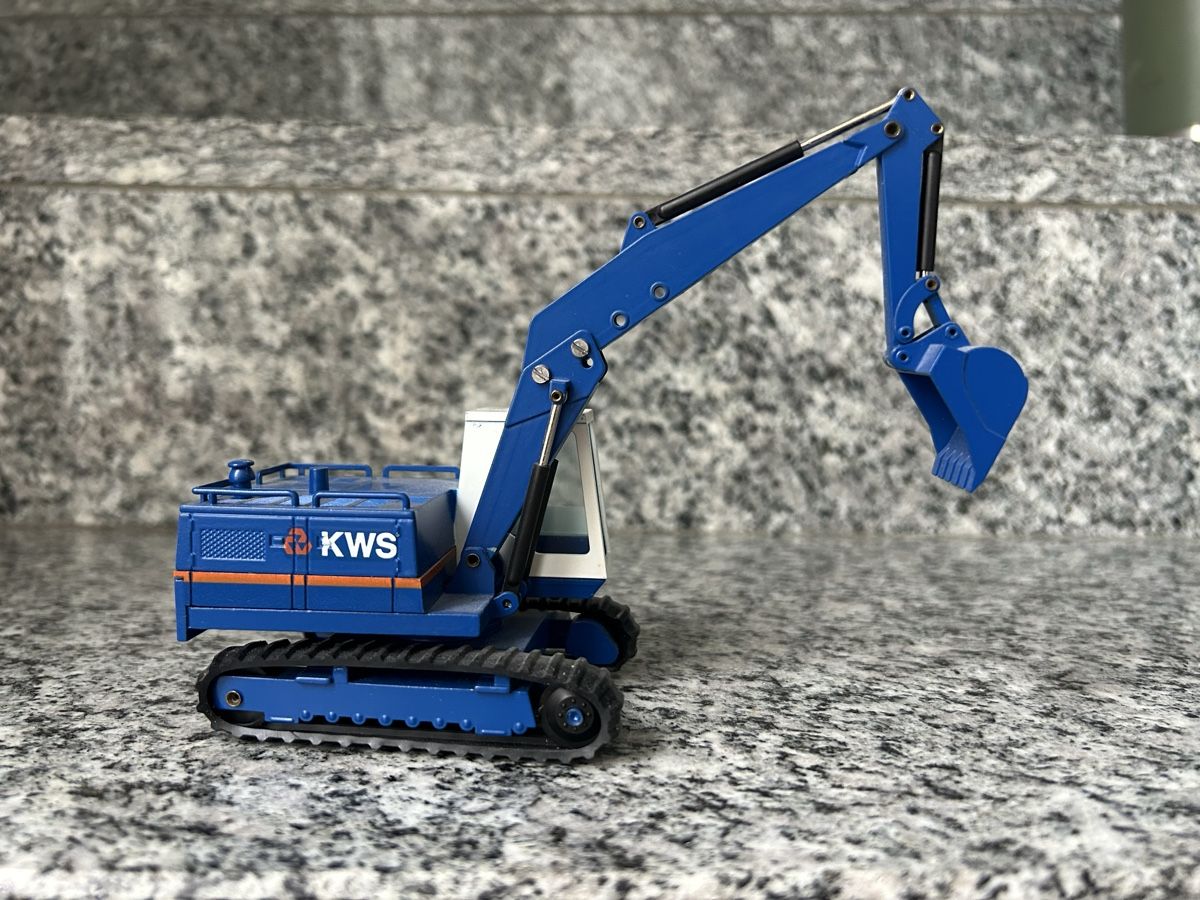 Kits de montage: Cat 215, 1:50 , NZG – D'occasion à Horw par Tigercat635 2