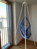 Federwiege Dondolo mit Gestell (Dreibein) und Motor