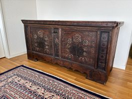 Truhe (Ursprung CH) von 1727, Barockepoche, Originalmalerei